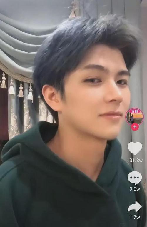 刷抖音看见帅哥评论