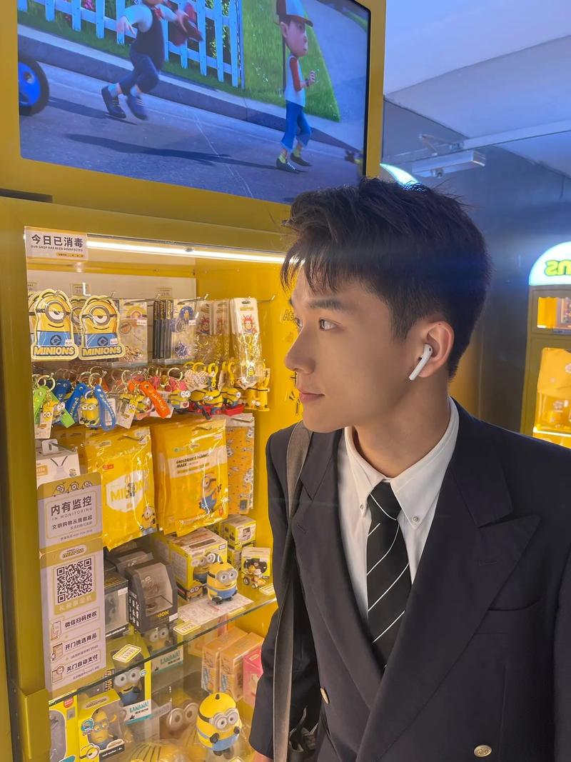 刷抖音看见帅哥评论